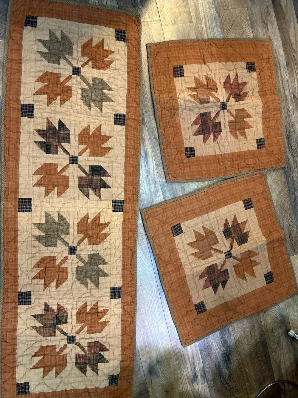 Home Heart Brands Quilted Table Runner & 2 Placemats Set Autumn Leaf Patchwork
